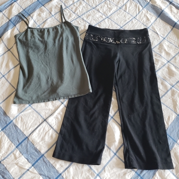 🪴BOGO FREE🪴 Lululemon Groove Crop Small - Picture 1 of 5